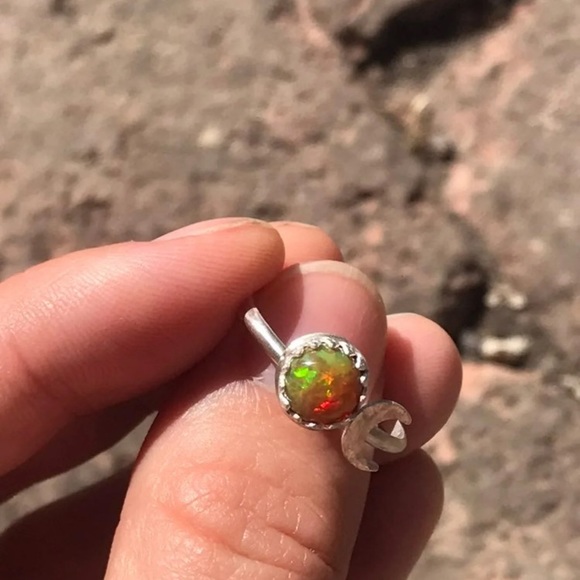 Opal ring - Picture 2 of 3